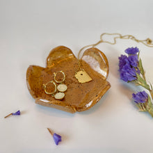 Load image into Gallery viewer, Marigold Flower Dish